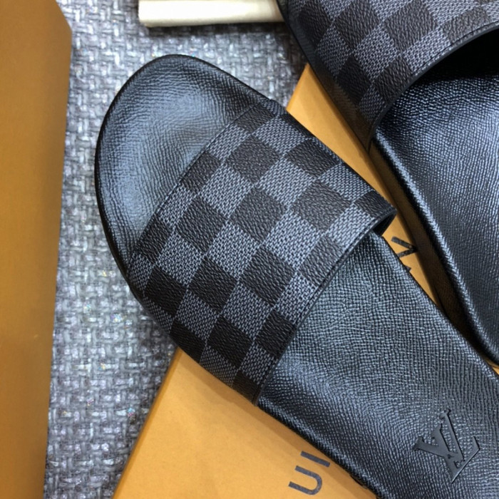 1*V SLIPPERS 11V0107-039