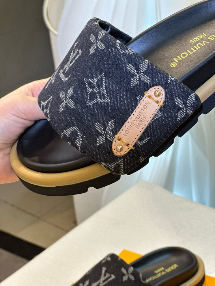 1*V SLIPPERS 11V0107-054