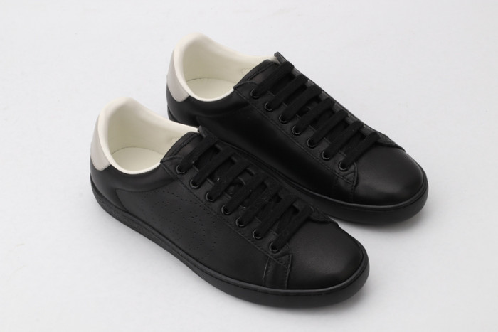 gucc ace embroidered low-top sneaker 431942a38g09064