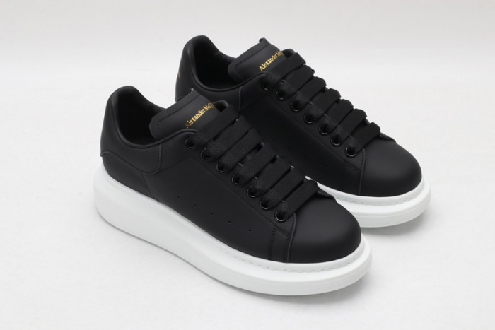 A1exa*der Mcqv*en SNEAKERS