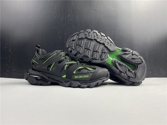 blcg track trainer black green 542436 w2la1 2042