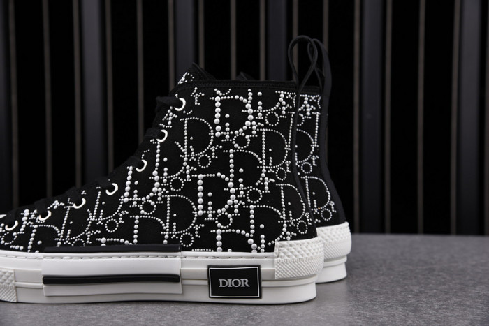 d10r b23 oblique high top sneaker