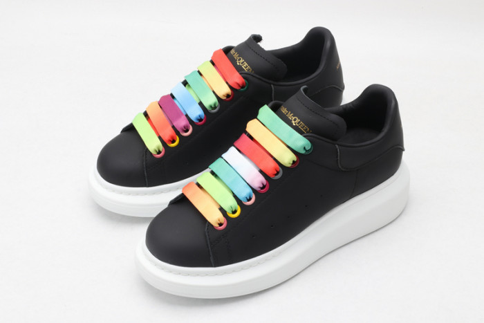 A1exa*der Mcqv*en SNEAKERS