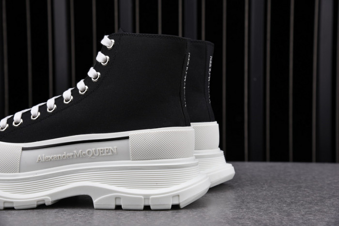 A1exa*der Mcqv*en SNEAKERS