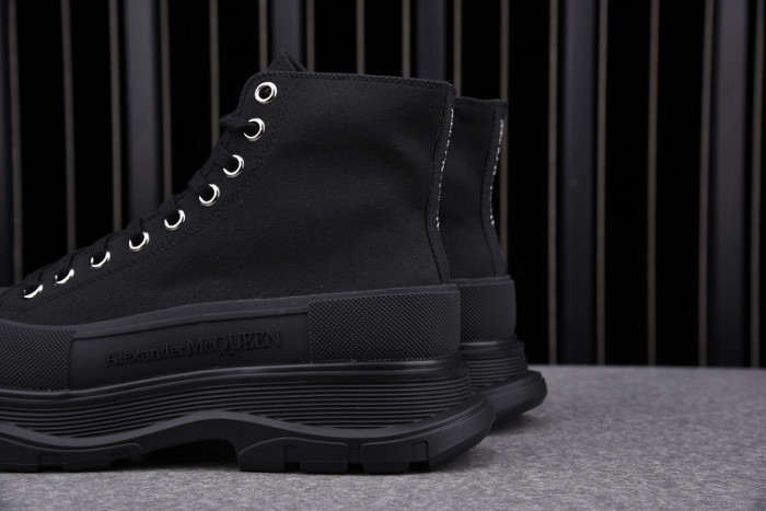 A1exa*der Mcqv*en SNEAKERS