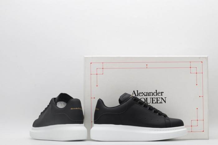 A1exa*der Mcqv*en SNEAKERS
