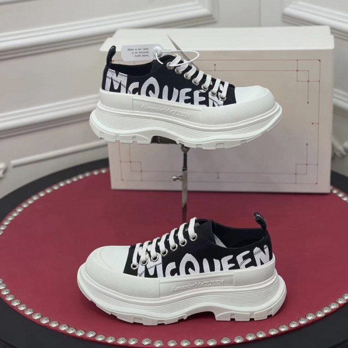 A1exa*der Mcqv*en SNEAKERS
