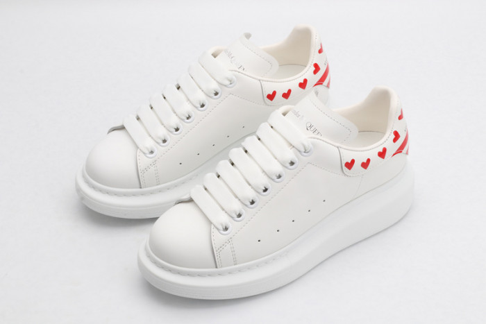 A1exa*der Mcqv*en SNEAKERS