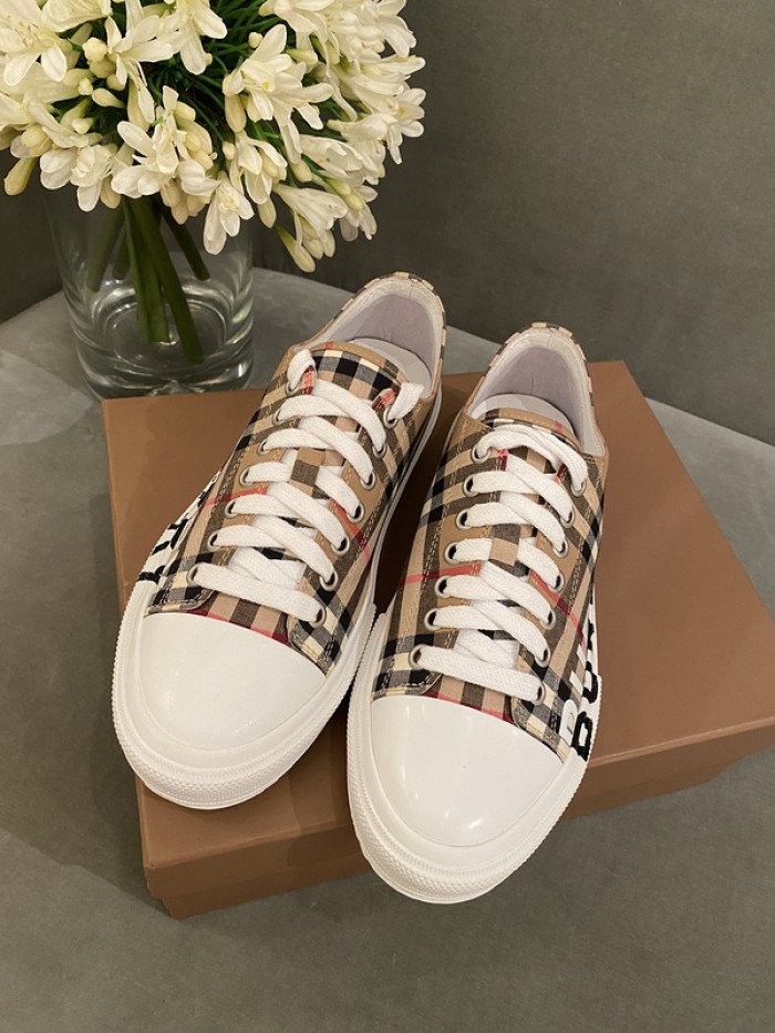 bby sneaker