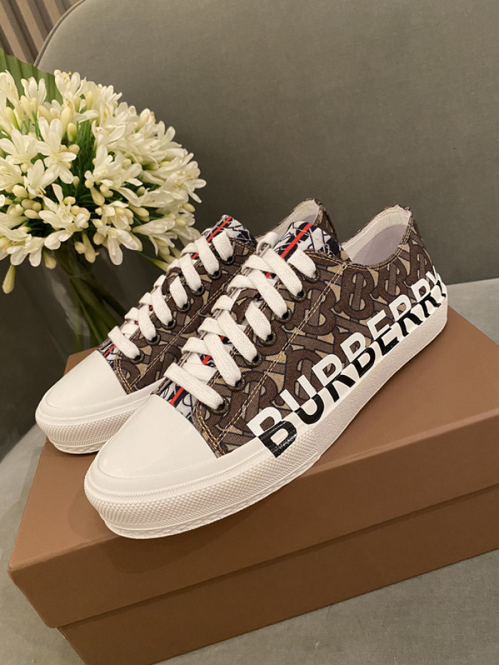 bby sneaker