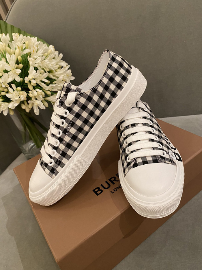 bby sneaker