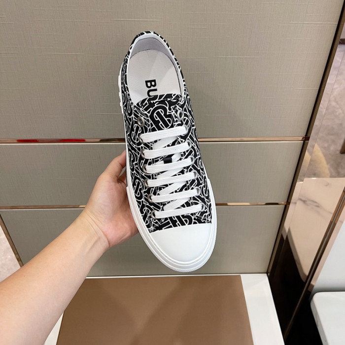 bby sneaker
