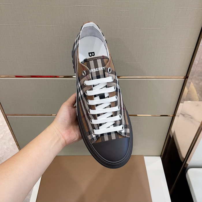 bby sneaker