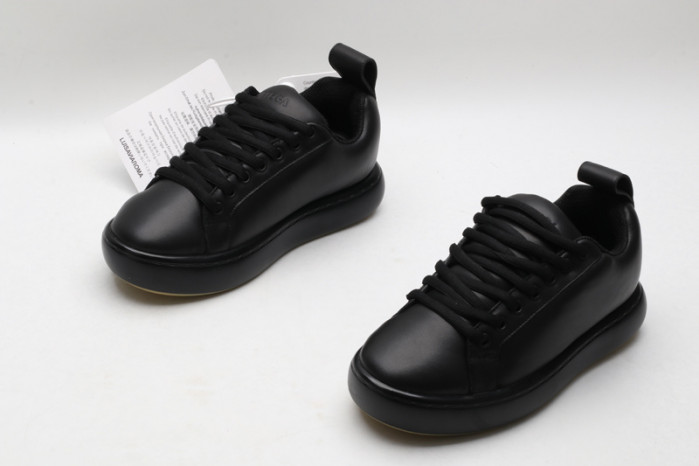 Bo*te*ga ve*ne*ta sneaker