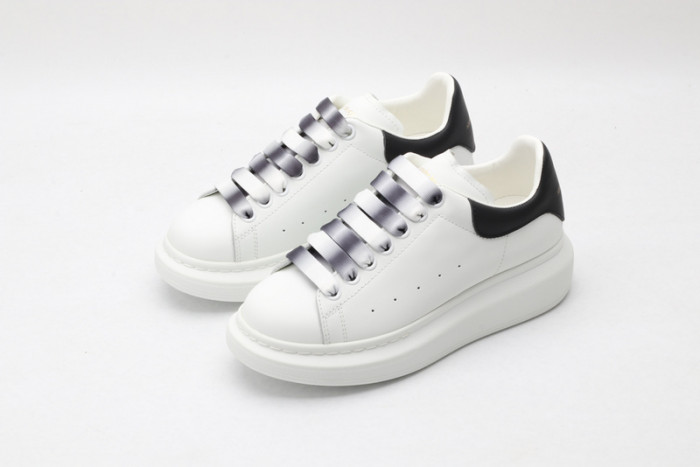 A1exa*der Mcqv*en SNEAKERS MC5563-073