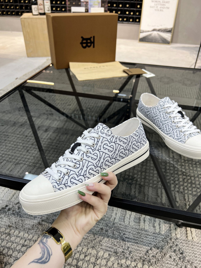 bby sneaker by0052