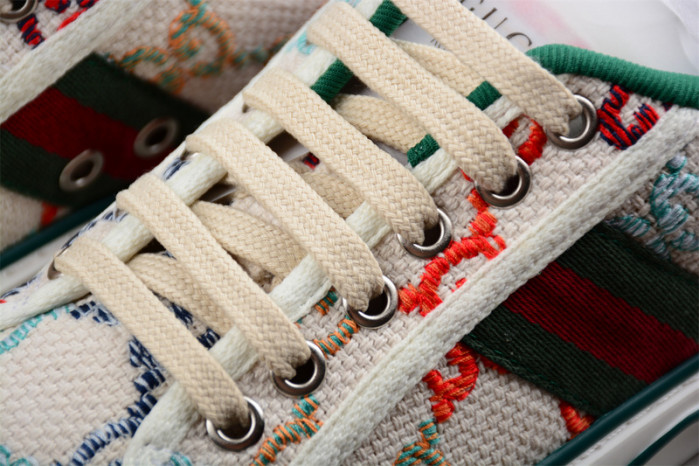 Gv*c LOW-TOP SNEAKER GU58203-2313