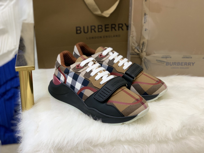 bby sneaker by0082