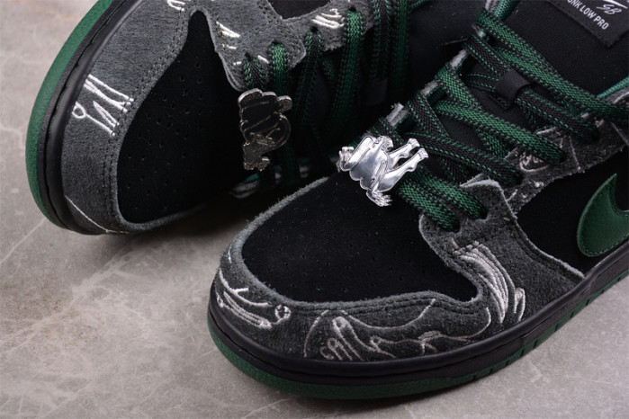 there skateboards x nike sb dunk low hf7743-001