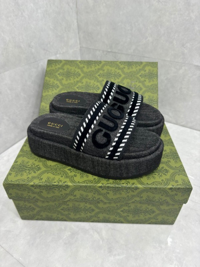 Gv*c SLIPPERS GU568-109