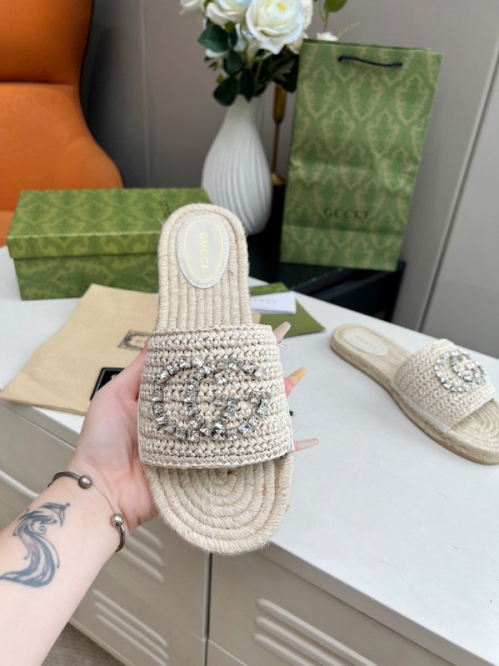 Gv*c SLIPPERS GU568-124