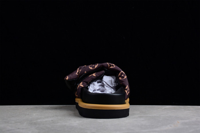 1*V SLIPPERS 11V0107-061