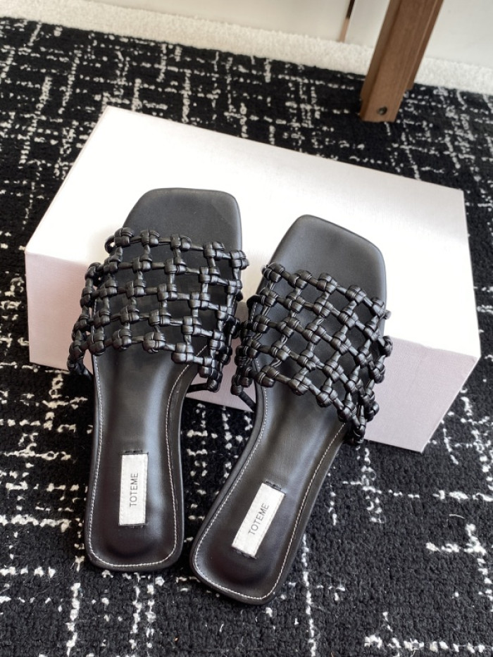 Toteme Slides OT0104-031