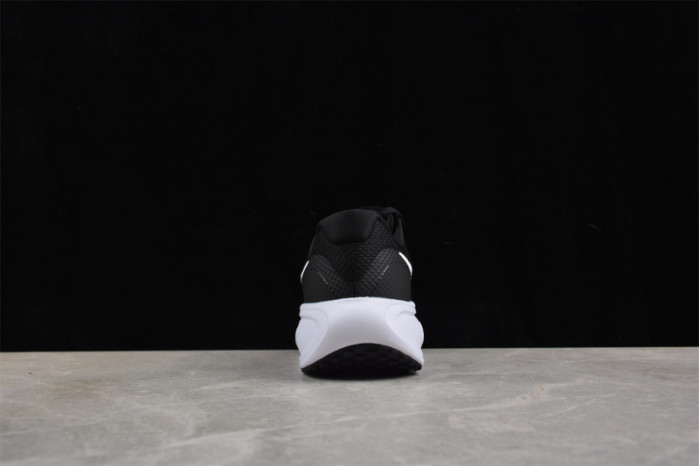 Nike Revolution 8 Black White HJ9198-003