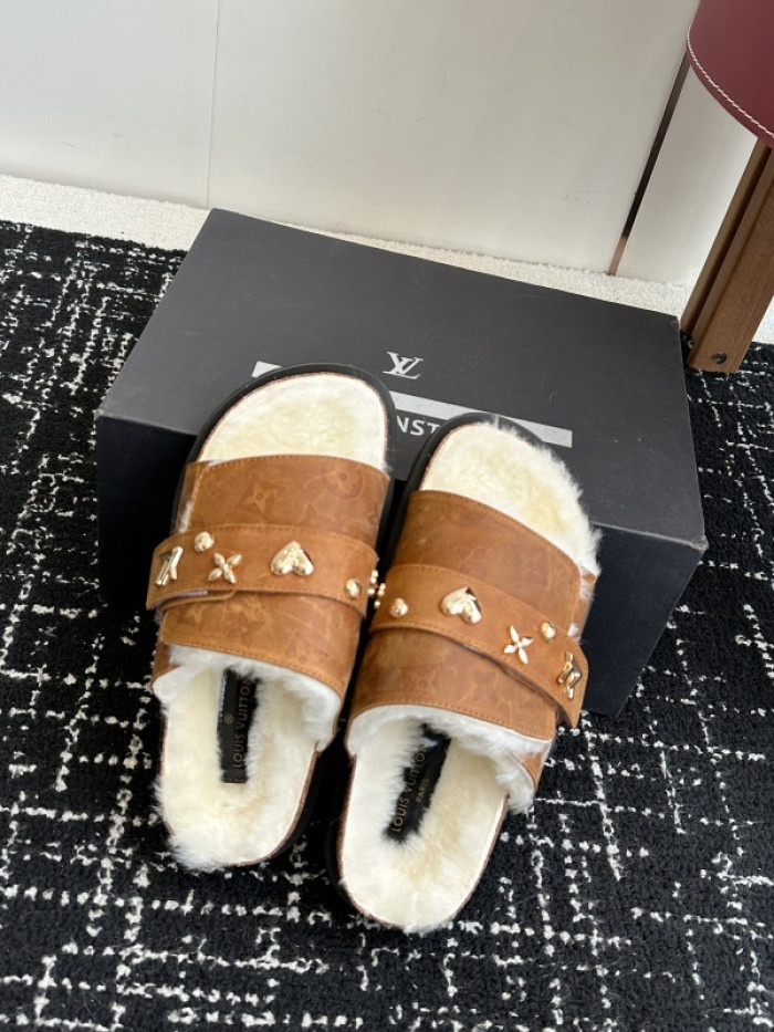 1*V SLIPPERS 11V0107-082