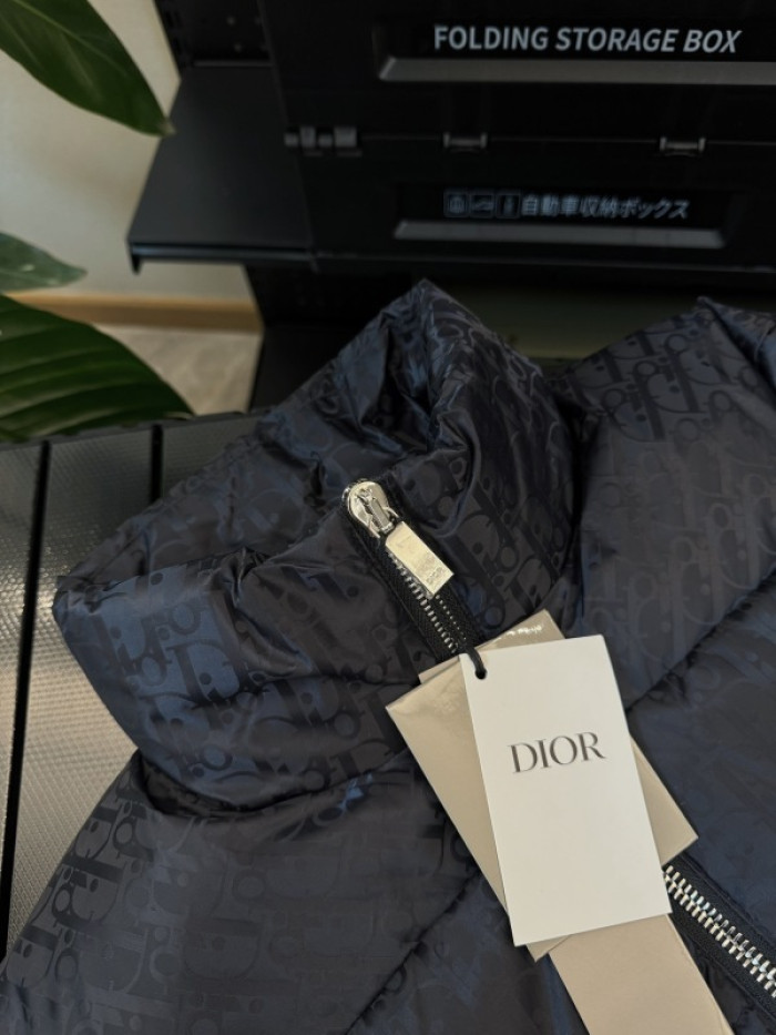 D10R mon0926-185