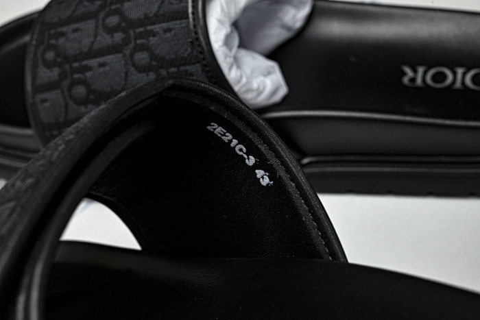 D10r SLIPPERS DS258-079