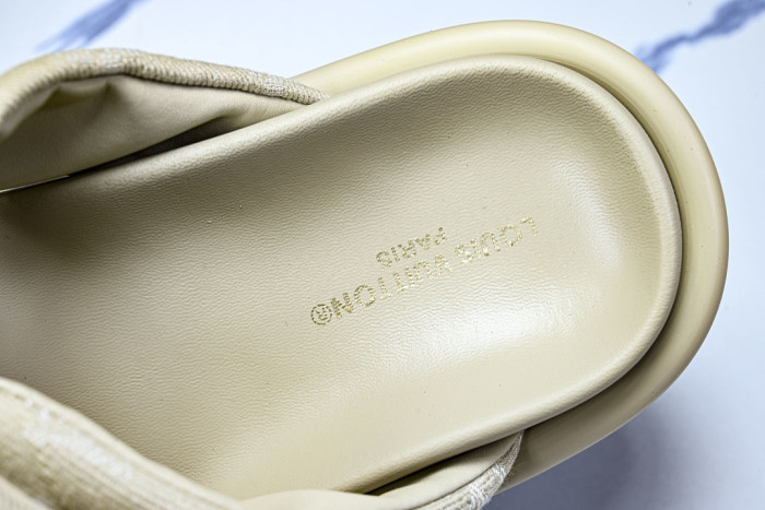 1*V SLIPPERS 11V0107-112