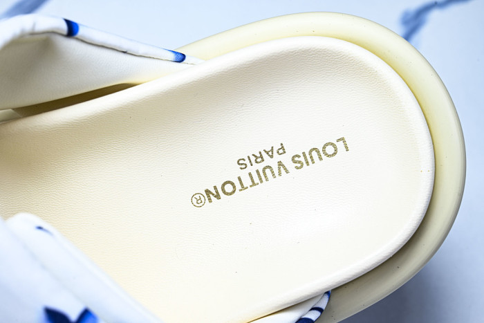 1*V SLIPPERS 11V0107-113