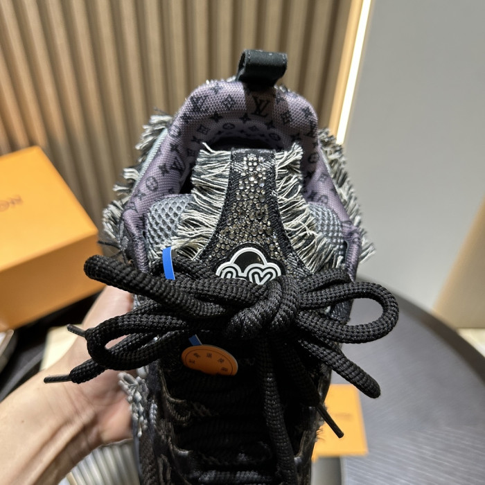 1V SNEAKERS 1V0425-250