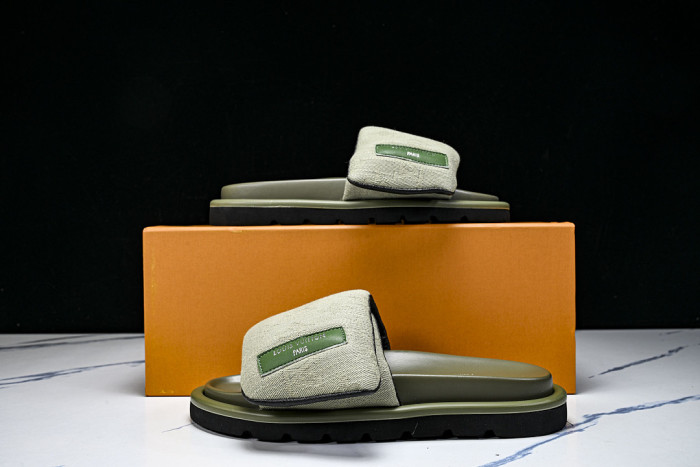 1*V SLIPPERS 11V0107-129