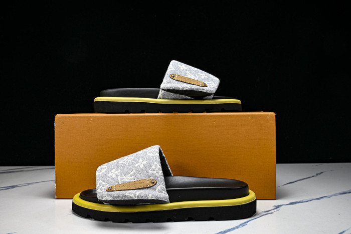 1*V SLIPPERS 11V0107-130