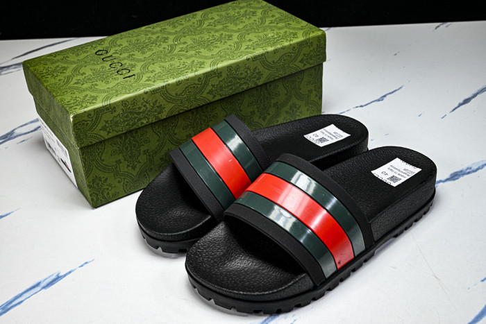Gv*c SLIPPERS GU568-006