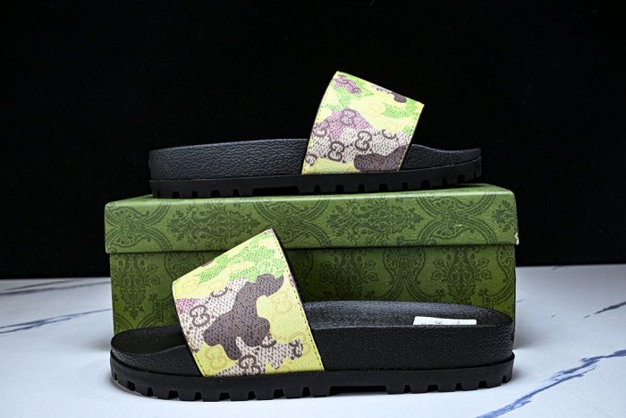 Gv*c SLIPPERS GU568-133
