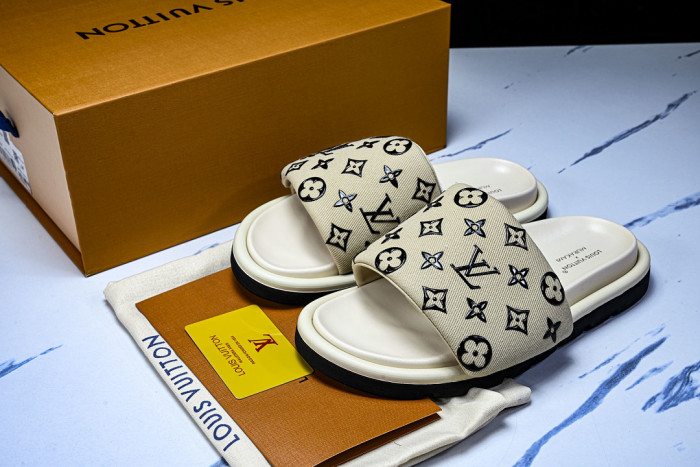 1*V SLIPPERS 11V0107-126