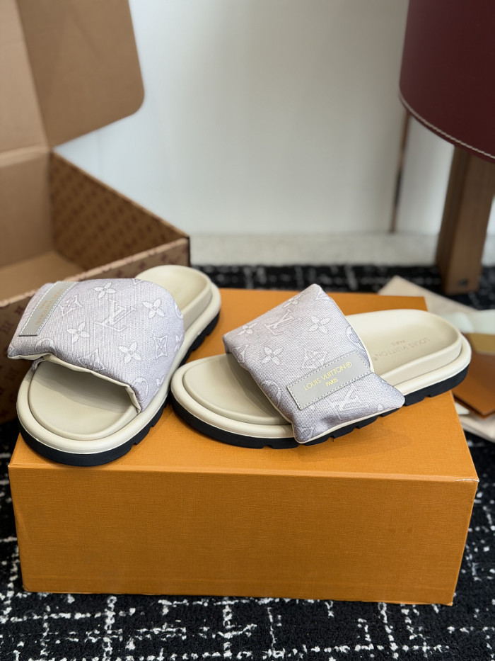 1*V SLIPPERS 11V0107-131