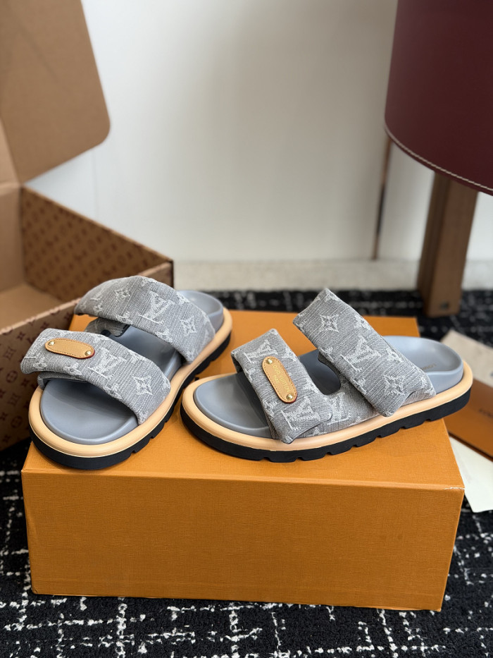 1*V SLIPPERS 11V0107-132