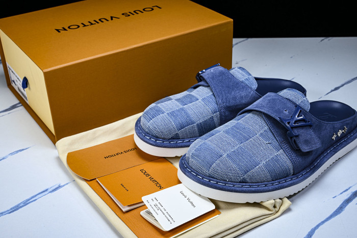 1*V SLIPPERS 11V0107-151