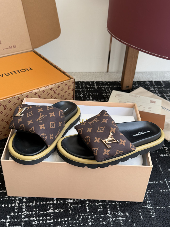 1*V SLIPPERS 11V0107-154