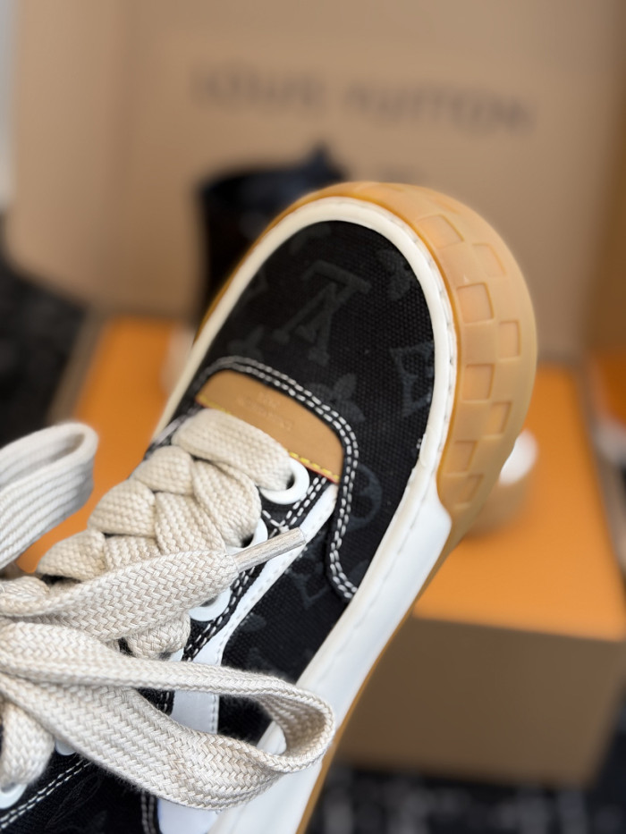 1V SHOES 1VS942