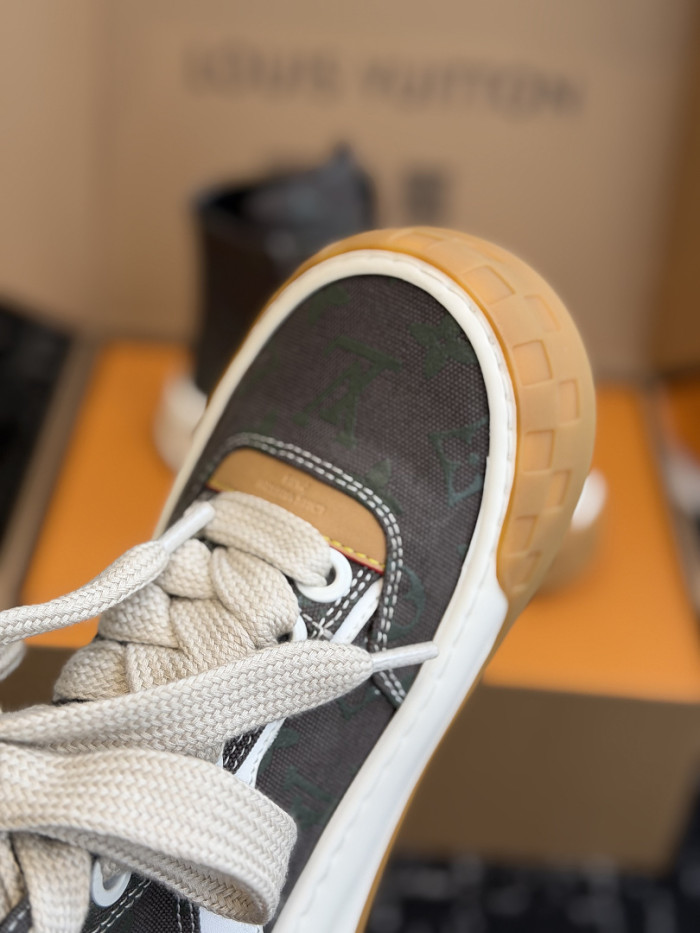 1V SHOES 1VS943