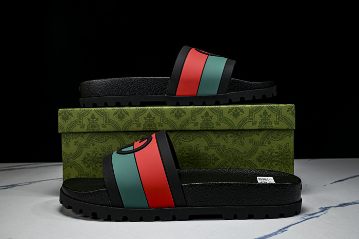 Gv*c SLIPPERS GU568-137