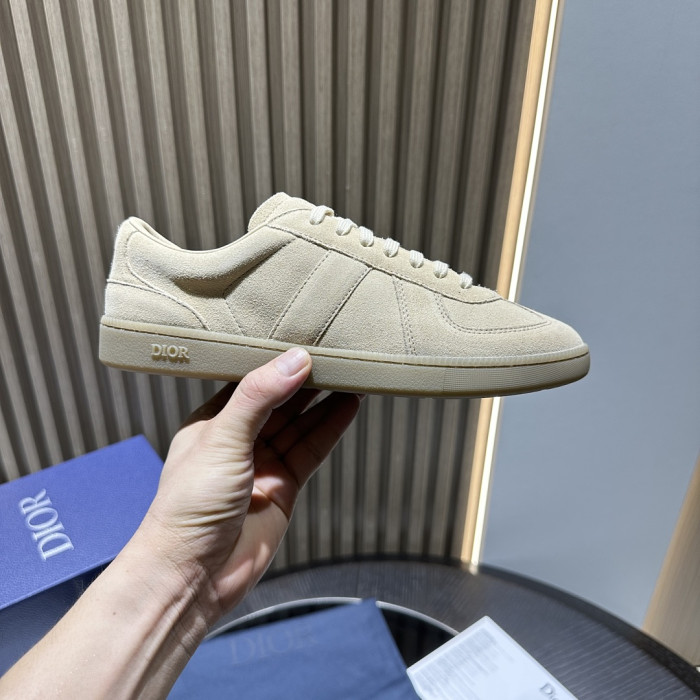 D10R SHOES B01 D896-197