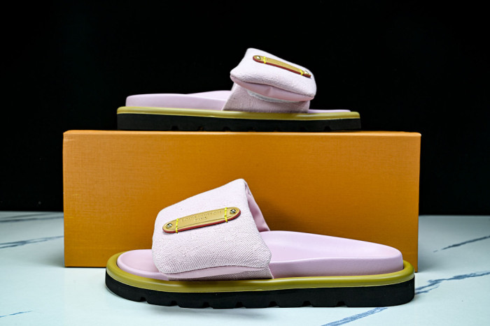 1*V SLIPPERS 11V0107-134