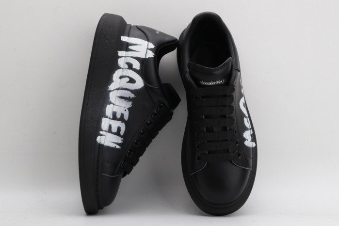 A1exa*der Mcqv*en SNEAKERS