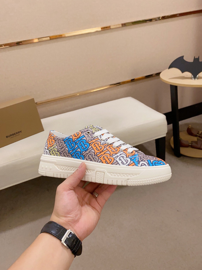 bby sneaker by0040
